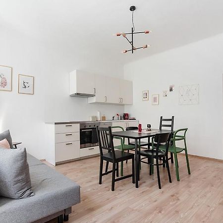 Colorful Apartment Facing Green Courtyard Vienna Esterno foto