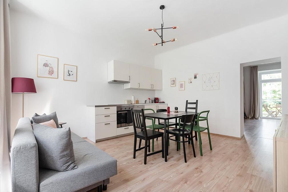 Colorful Apartment Facing Green Courtyard Vienna Esterno foto