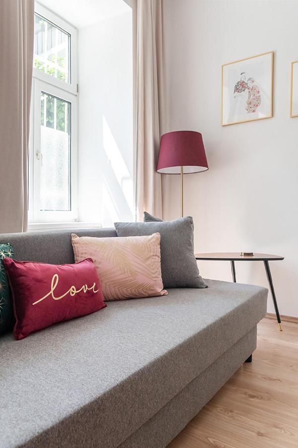 Colorful Apartment Facing Green Courtyard Vienna Esterno foto