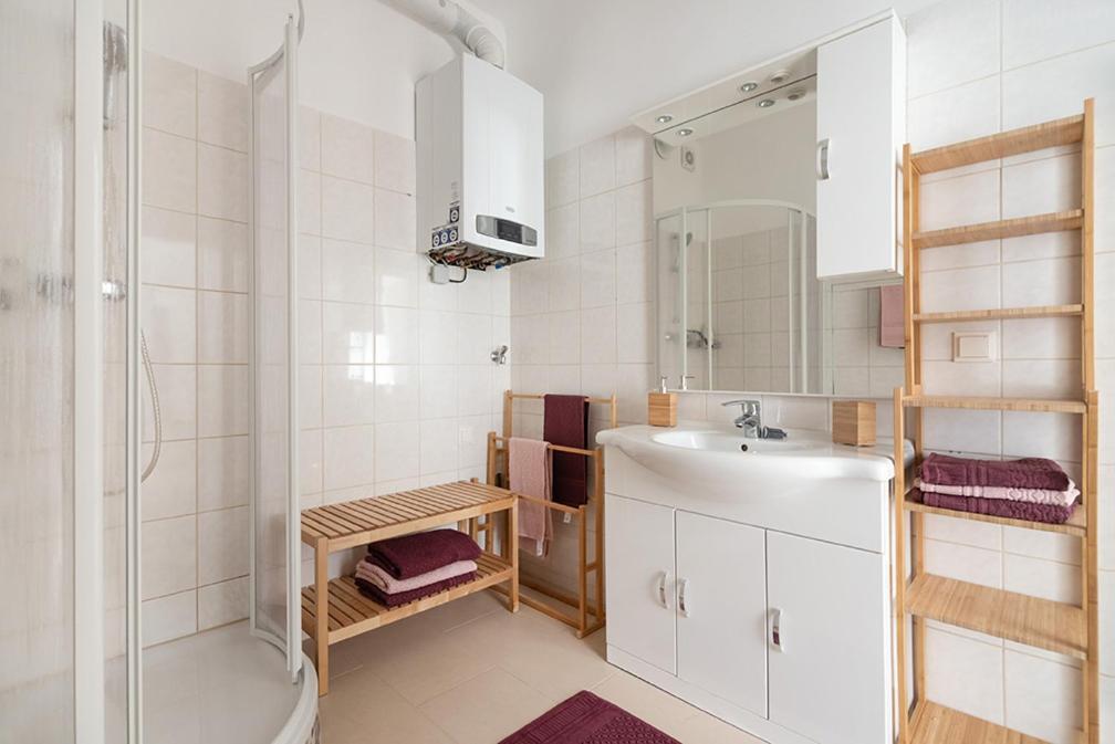 Colorful Apartment Facing Green Courtyard Vienna Esterno foto