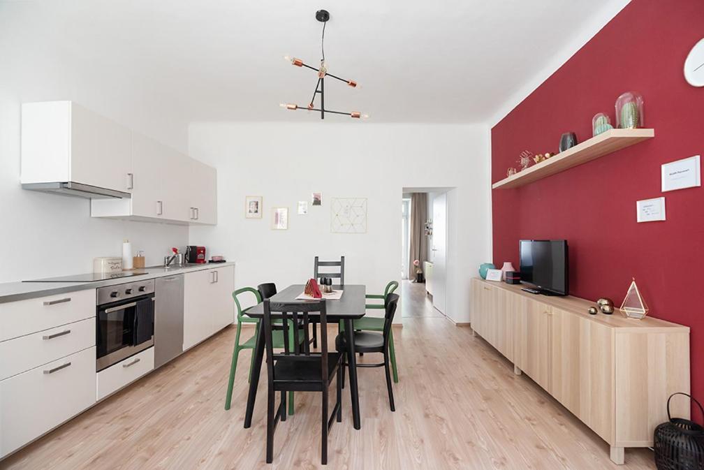 Colorful Apartment Facing Green Courtyard Vienna Esterno foto