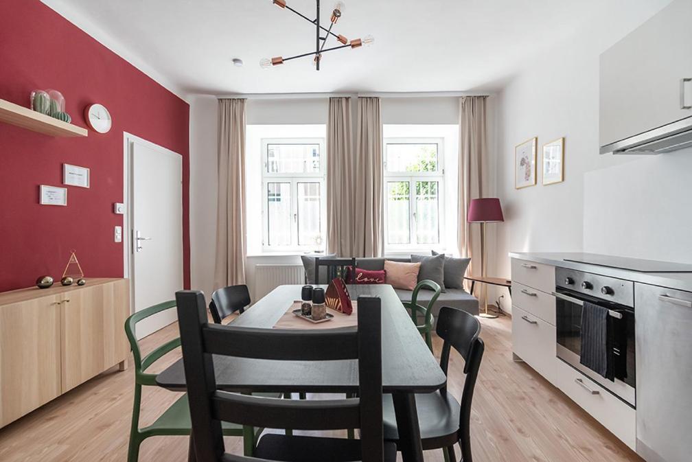 Colorful Apartment Facing Green Courtyard Vienna Esterno foto